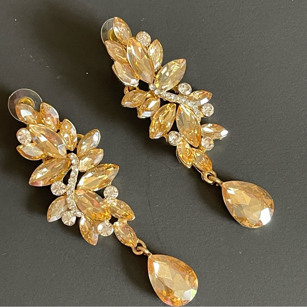Gold Crystal Drop Earrings. - Picture 6 of 7